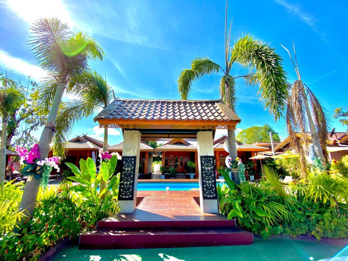 Khum Lanna Boutique Hotel Sisaket Bagian luar foto