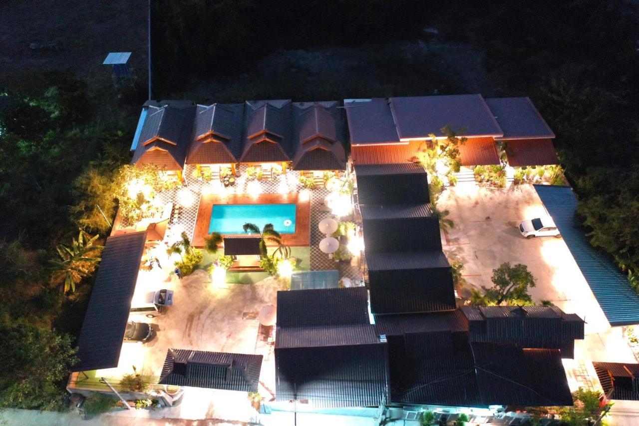 Khum Lanna Boutique Hotel Sisaket Bagian luar foto
