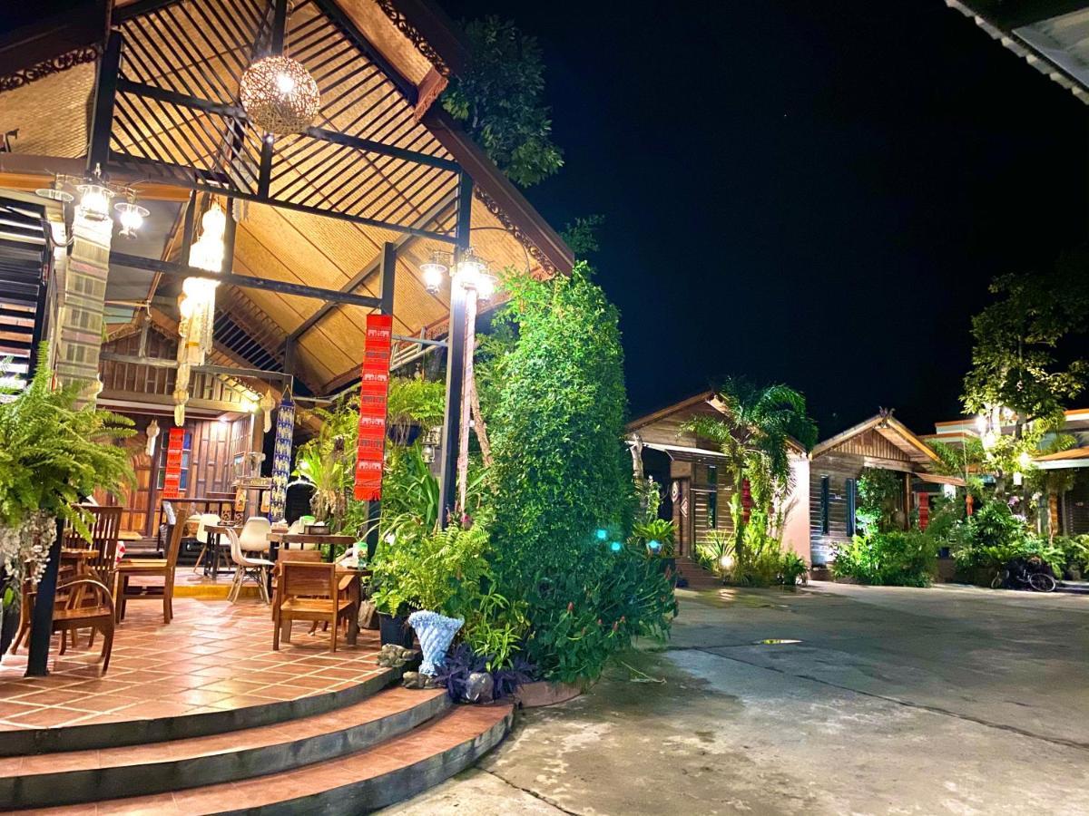 Khum Lanna Boutique Hotel Sisaket Bagian luar foto