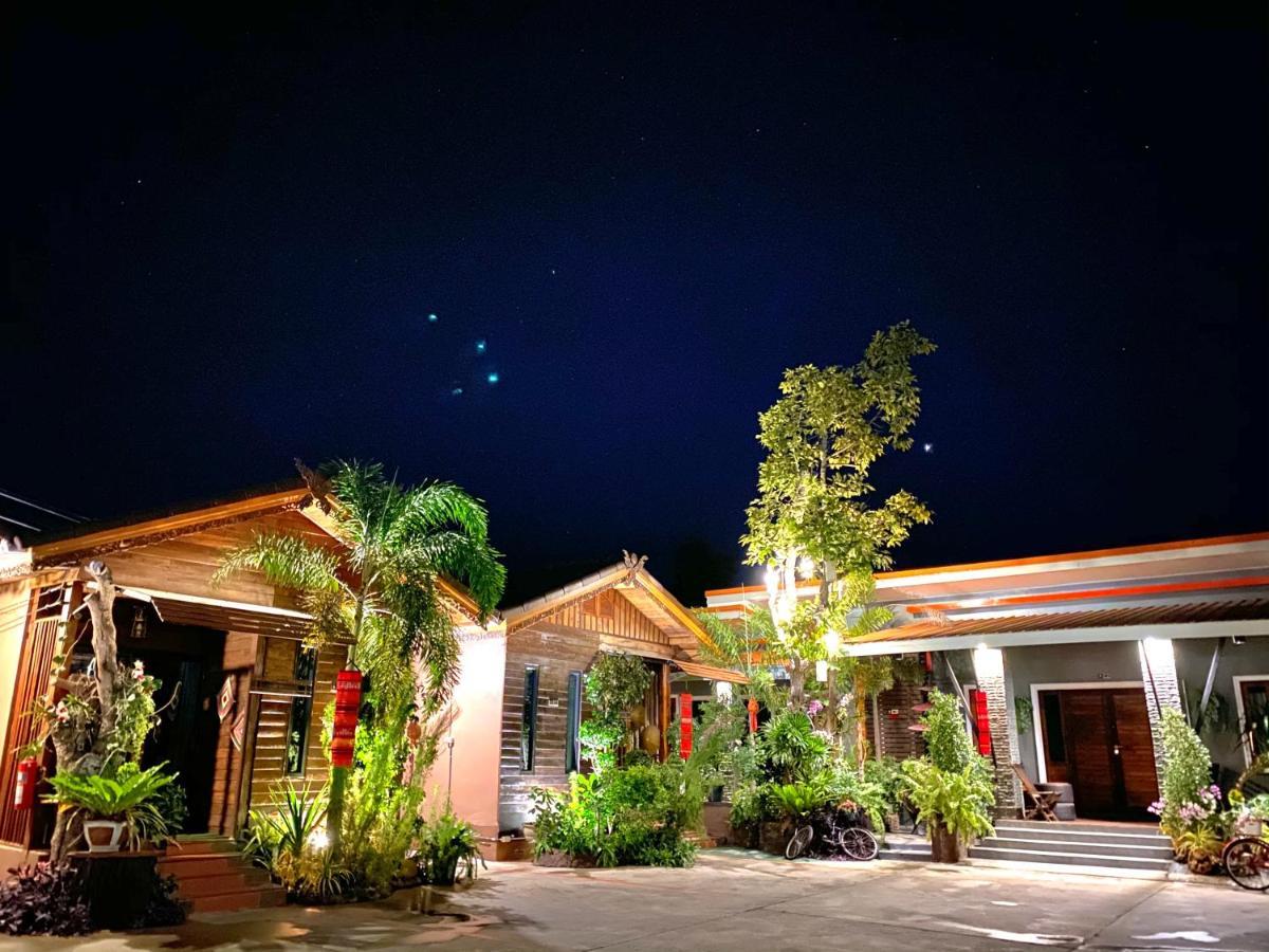 Khum Lanna Boutique Hotel Sisaket Bagian luar foto
