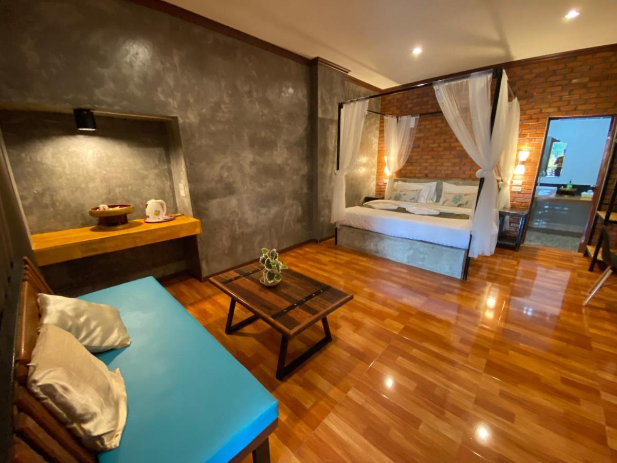 Khum Lanna Boutique Hotel Sisaket Bagian luar foto