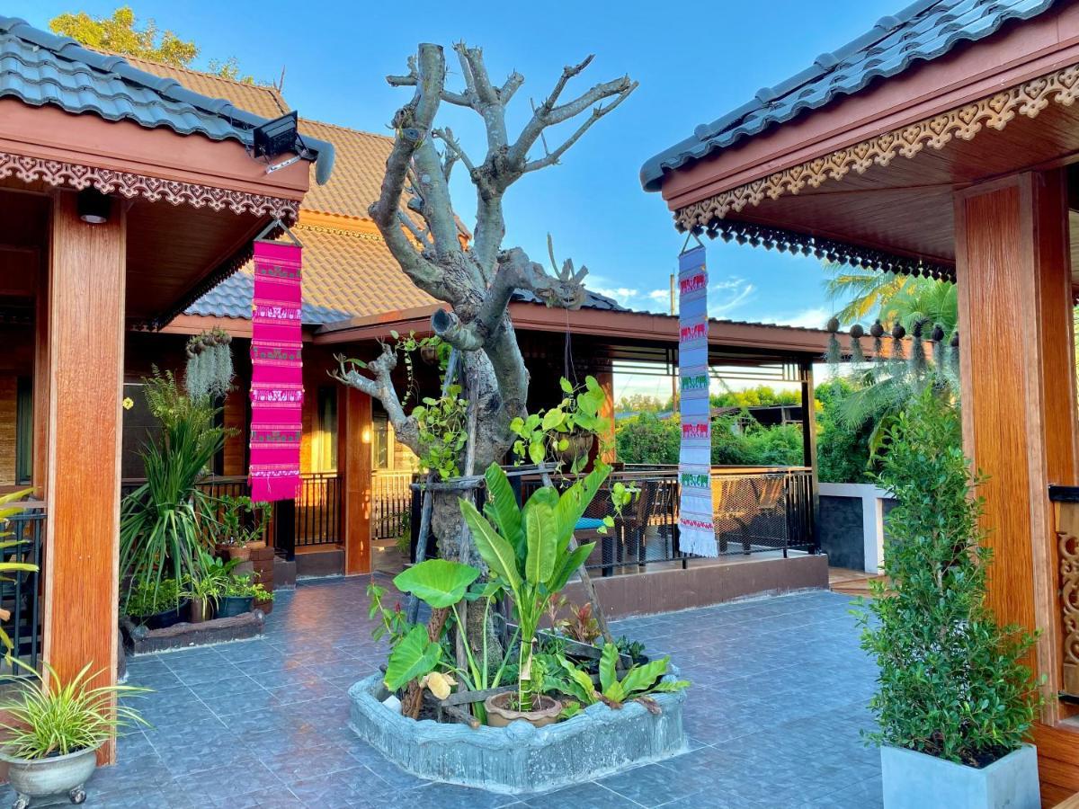 Khum Lanna Boutique Hotel Sisaket Bagian luar foto