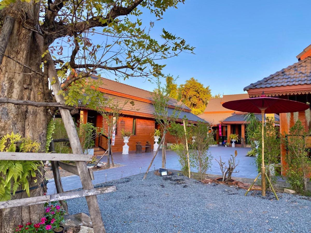 Khum Lanna Boutique Hotel Sisaket Bagian luar foto