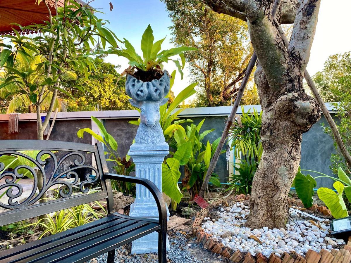 Khum Lanna Boutique Hotel Sisaket Bagian luar foto