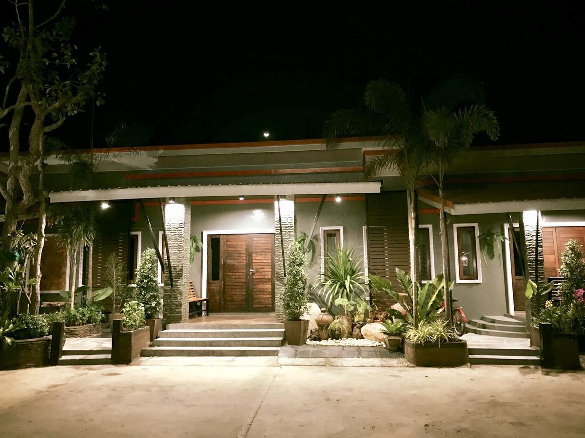 Khum Lanna Boutique Hotel Sisaket Bagian luar foto