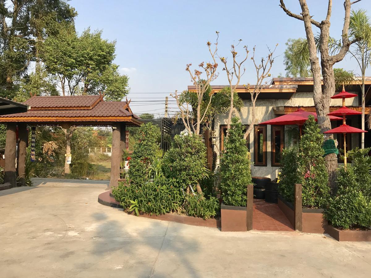 Khum Lanna Boutique Hotel Sisaket Bagian luar foto