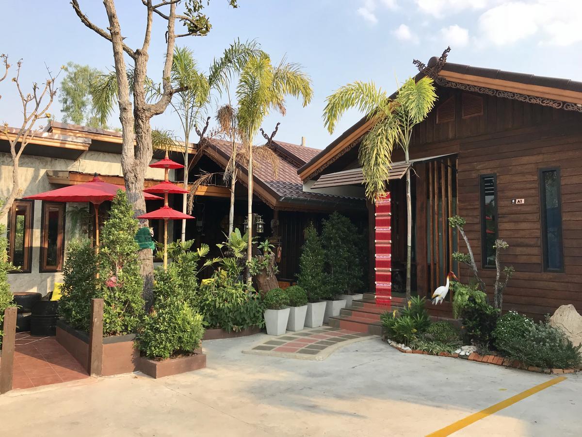 Khum Lanna Boutique Hotel Sisaket Bagian luar foto